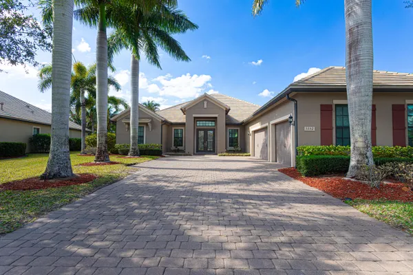 Property Slideshow image 2 of 86 | 3352 siena cir, Wellington, FL, 33414