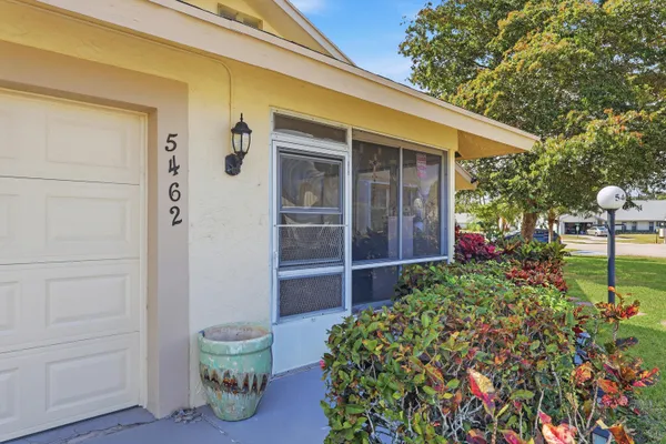 Property Slideshow image 2 of 19 | 5462 mariesa ave, West Palm Beach, FL, 33417