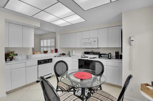 Property Slideshow image 2 of 86 | 7380 clunie pl 13006, Delray Beach, FL, 33446