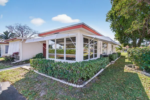 Property Slideshow image 2 of 68 | 4530 nw 4th st d, Delray Beach, FL, 33445