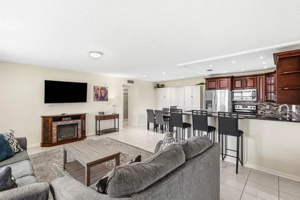 Property Slideshow image 3 of 22 | 4850 nw 4th st a, Delray Beach, FL, 33445