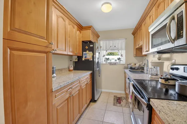 Property Slideshow image 3 of 22 | 220 high point ct b, Delray Beach, FL, 33445