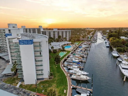 Property Slideshow image 3 of 28 | 2731 ne 14th st cswy 837, Pompano Beach, FL, 33062