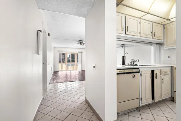 Property Slideshow image 3 of 11 | 4602 martinique way e1, Coconut Creek, FL, 33066