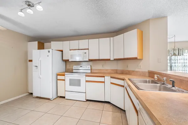 Property Slideshow image 2 of 33 | 3237 perimeter dr 2512, Greenacres, FL, 33467