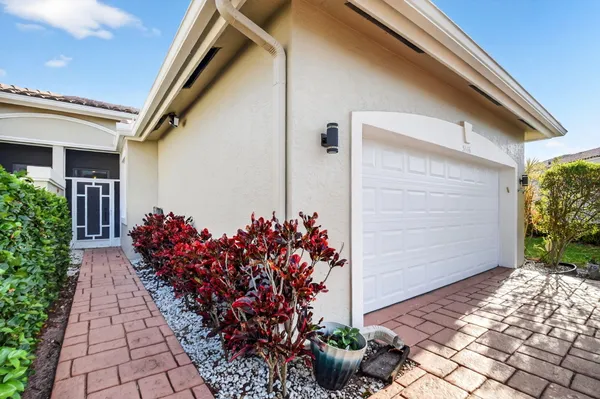 Property Slideshow image 3 of 78 | 5846 island reach ln, Boynton Beach, FL, 33437