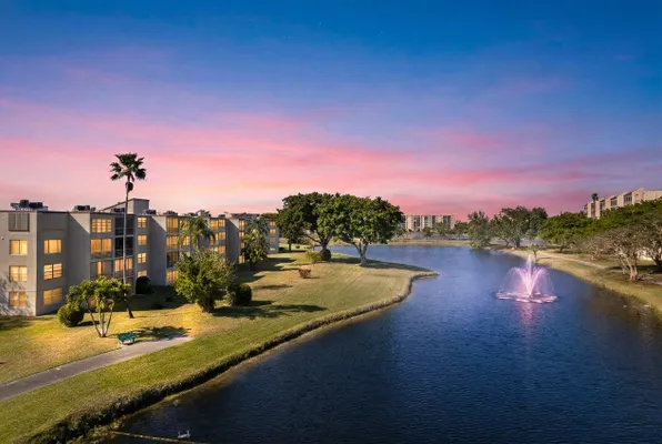 Property Slideshow image 3 of 36 | 27 abbey ln 307, Delray Beach, FL, 33446