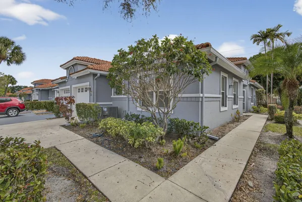 Property Slideshow image 2 of 24 | 9868 d summerbrook ter, Boynton Beach, FL, 33437