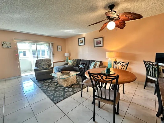 Property Slideshow image 2 of 20 | 2606 garden dr 311, Lake Worth, FL, 33461