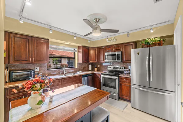 Property Slideshow image 2 of 45 | 9885 clusia tree dr a, Boynton Beach, FL, 33436