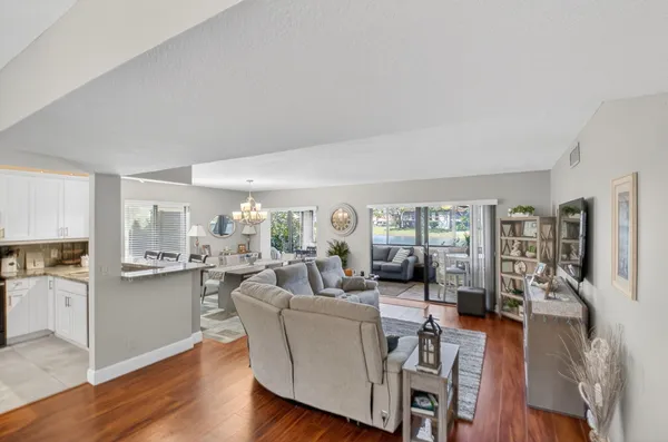 Property Slideshow image 3 of 78 | 10663 ocean palm way 101, Boynton Beach, FL, 33437