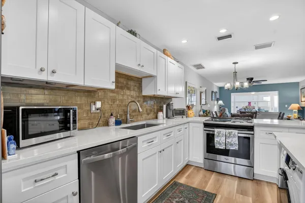 Property Slideshow image 3 of 21 | 8871 warwick dr, Boca Raton, FL, 33433