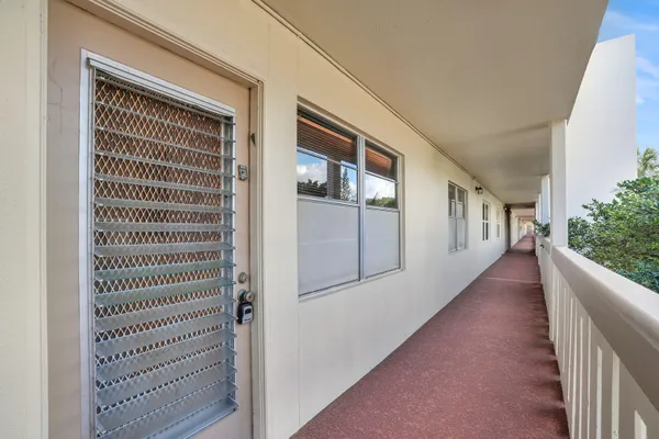 Property Slideshow image 3 of 25 | 2102 lucaya bnd f2, Coconut Creek, FL, 33066