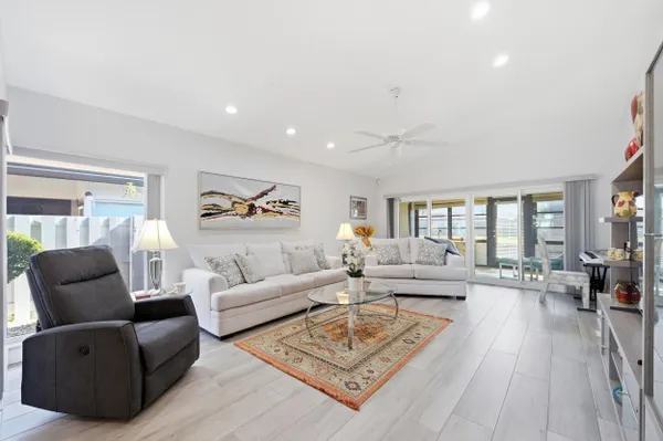 Property Slideshow image 2 of 22 | 13600 coconut palm ct a, Delray Beach, FL, 33484