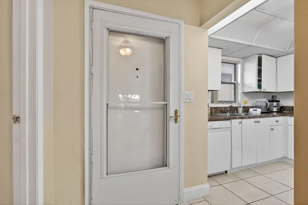 Property Slideshow image 2 of 41 | 5900 nw 44th st 115, Lauderhill, FL, 33319