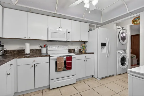 Property Slideshow image 3 of 41 | 5900 nw 44th st 115, Lauderhill, FL, 33319