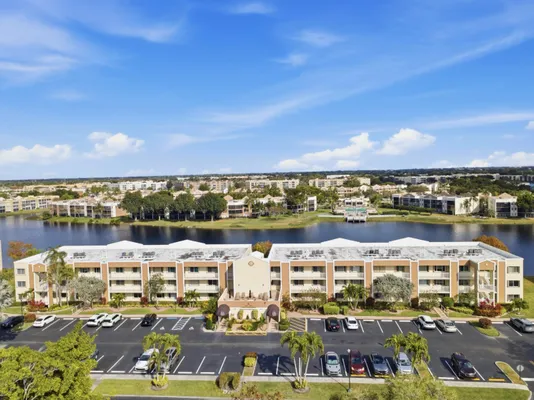 Property Slideshow image 2 of 40 | 7292 s devon dr 302, Tamarac, FL, 33321