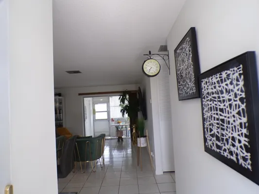 Property Slideshow image 2 of 12 | 2965 crosley dr b, West Palm Beach, FL, 33415