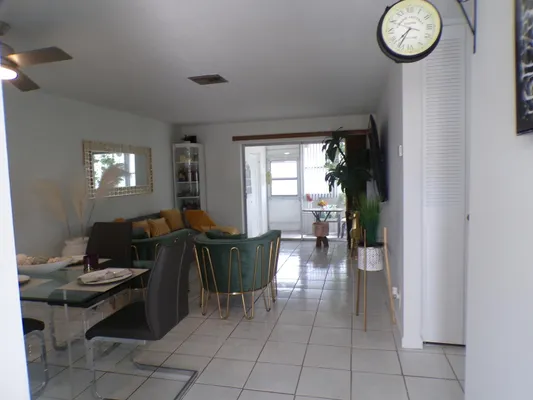 Property Slideshow image 3 of 12 | 2965 crosley dr b, West Palm Beach, FL, 33415