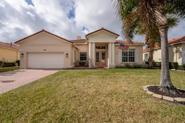Property Slideshow image 2 of 55 | 625 sw long key ct, Port Saint Lucie, FL, 34986