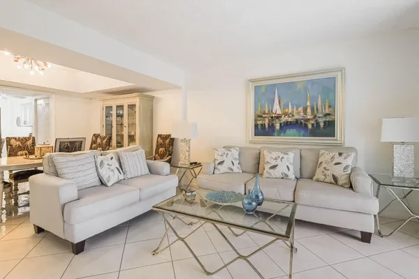 Property Slideshow image 2 of 30 | 6850 10th ave 206, Lake Worth, FL, 33467