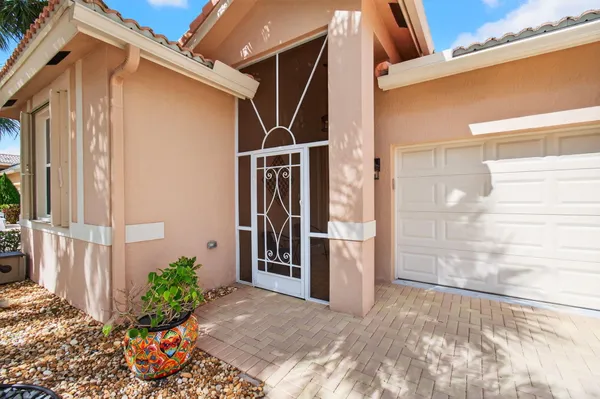 Property Slideshow image 2 of 72 | 9503 sandpiper ln, West Palm Beach, FL, 33411