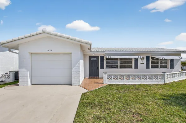 Property Slideshow image 3 of 40 | 1825 sw 17th st, Boynton Beach, FL, 33426