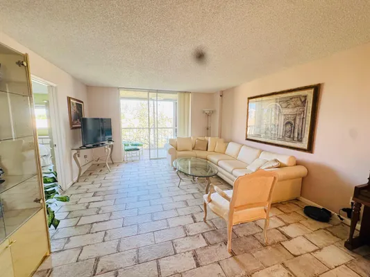 Property Slideshow image 3 of 16 | 4735 lucerne lakes blvd 410, Lake Worth, FL, 33467