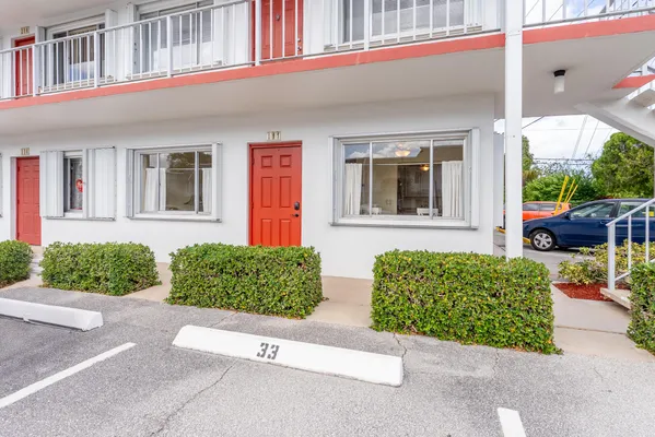 Property Slideshow image 3 of 39 | 2840 lake osborne dr 111, Lake Worth Beach, FL, 33461