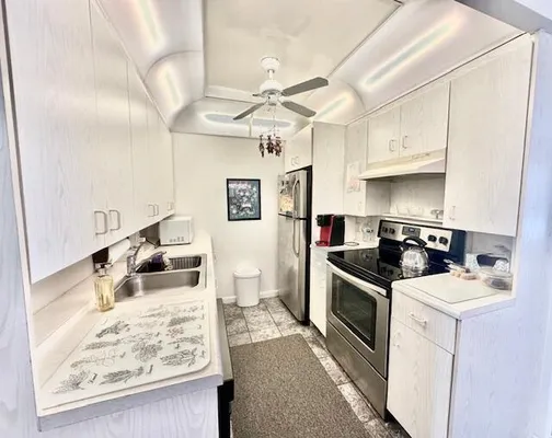 Property Slideshow image 3 of 27 | 4091 cornwall e 4091, Boca Raton, FL, 33434