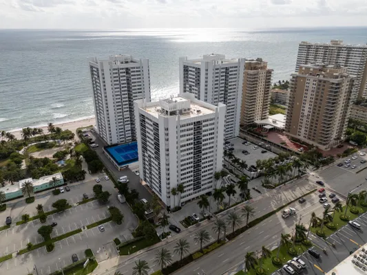 Property Slideshow image 3 of 54 | 1904 s ocean dr 201, Hallandale Beach, FL, 33009