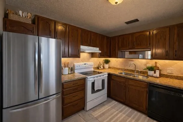 Property Slideshow image 2 of 18 | 29 lake vista trail trl 205, Port St. Lucie, FL, 34952