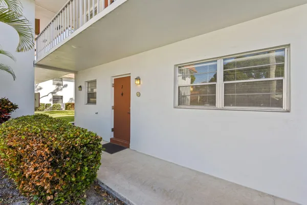 Property Slideshow image 3 of 25 | 2600 se ocean blvd aa2, Stuart, FL, 34996