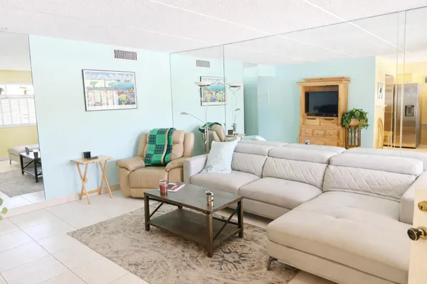 Property Slideshow image 3 of 9 | 3300 springdale blvd 117, Palm Springs, FL, 33461