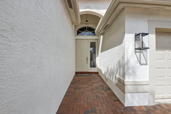 Property Slideshow image 3 of 77 | 7015 imperial beach cir, Delray Beach, FL, 33446