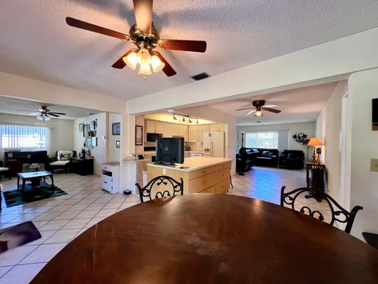 Property Slideshow image 3 of 18 | 3465 amalfi dr, West Palm Beach, FL, 33417