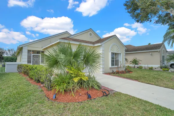 Property Slideshow image 2 of 32 | 7760 mansfield hollow rd, Delray Beach, FL, 33446