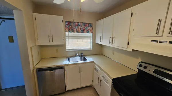 Property Slideshow image 3 of 13 | 4640 lucerne lakes blvd 303, Lake Worth, FL, 33467