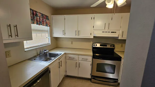 Property Slideshow image 2 of 13 | 4640 lucerne lakes blvd 303, Lake Worth, FL, 33467