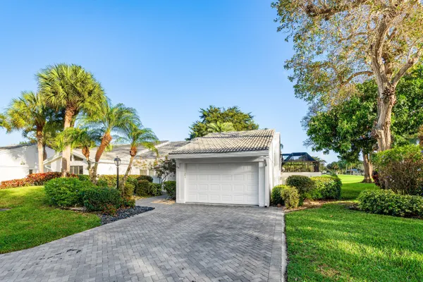 Property Slideshow image 3 of 77 | 24 cambridge dr, Boynton Beach, FL, 33436