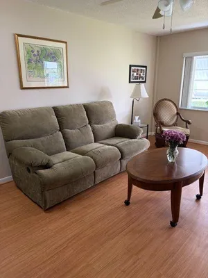 Property Slideshow image 2 of 34 | 2562 garden dr 206, Lake Worth, FL, 33461