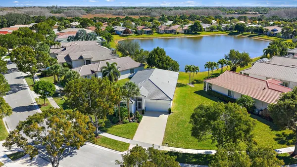 Property Slideshow image 2 of 35 | 2737 clipper cir, West Palm Beach, FL, 33411