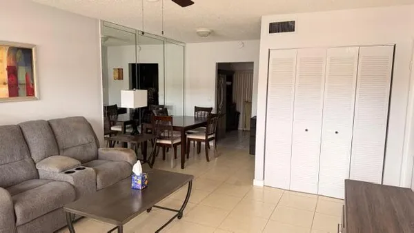 Property Slideshow image 2 of 20 | 5 abbey ln 104, Delray Beach, FL, 33446