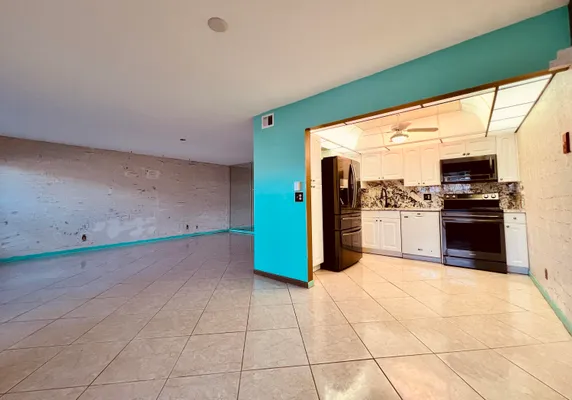 Property Slideshow image 2 of 20 | 110 wellington b b, West Palm Beach, FL, 33417