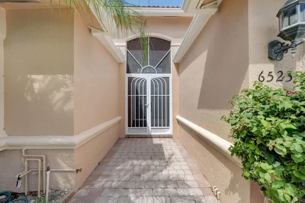 Property Slideshow image 3 of 51 | 6523 via trento, Delray Beach, FL, 33446