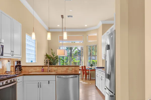 Property Slideshow image 3 of 45 | 10069 mizner falls way, Boynton Beach, FL, 33437