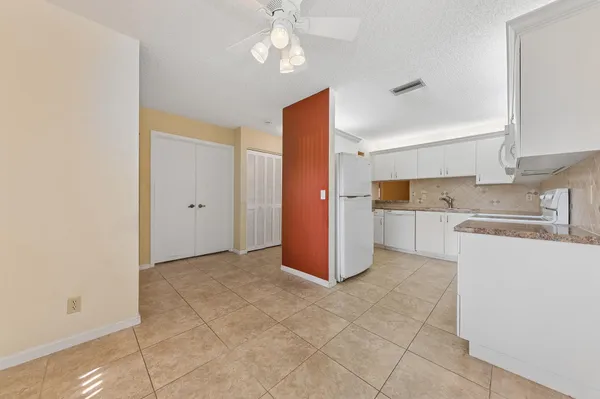 Property Slideshow image 2 of 15 | 10197 kinswood rd, Boynton Beach, FL, 33437