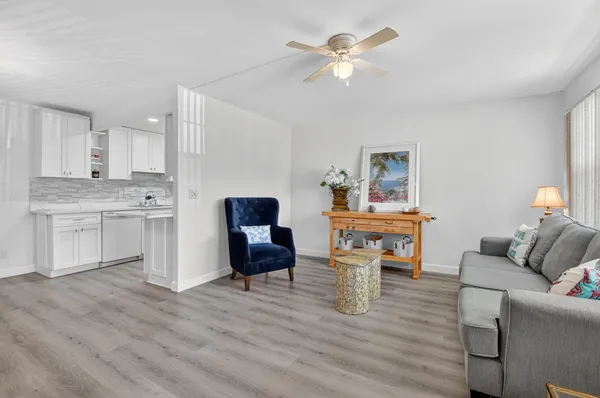 Property Slideshow image 2 of 88 | 1038 cambridge b b, Deerfield Beach, FL, 33442