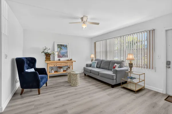 Property Slideshow image 3 of 88 | 1038 cambridge b b, Deerfield Beach, FL, 33442