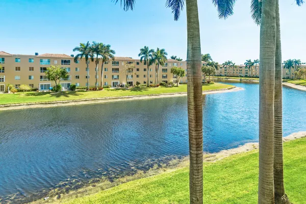 Property Slideshow image 3 of 60 | 12540 majesty cir 302, Boynton Beach, FL, 33437